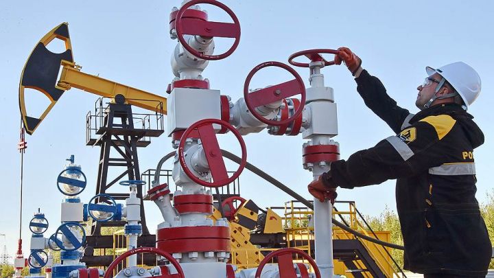 “Rosneft” neftin 120 dollara qalxacağını proqnozlaşdırır