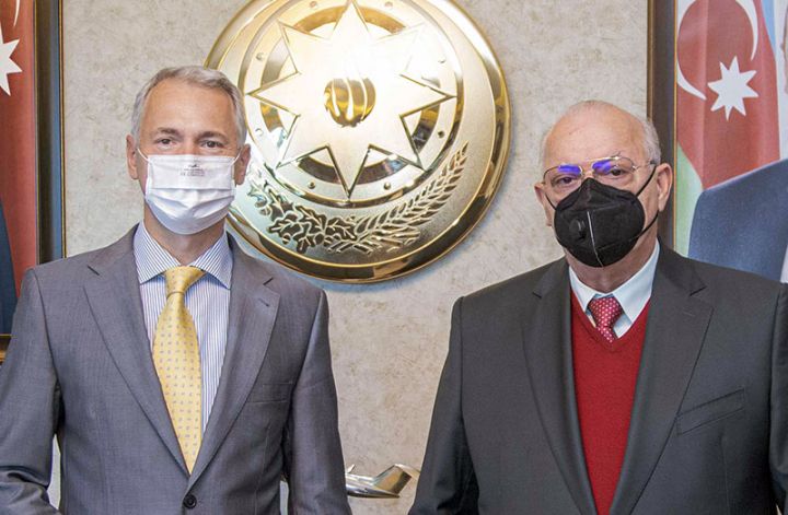 AZAL Airbus ilə yeni hava gəmilərinin alınmasını müzakirə etdi