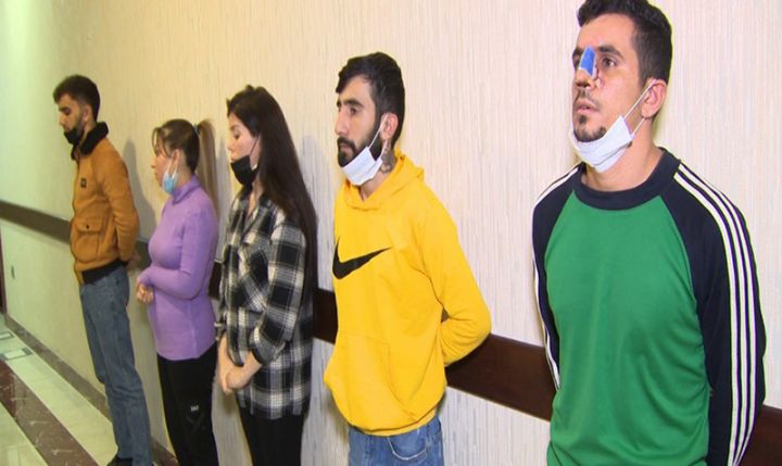 Vətəndaşların kartlarından pul oğurlayan dəstə üzvləri saxlanıldı - Video