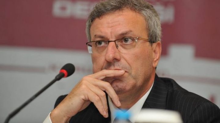 Türkiyənin iri bankının sədri  vəzifəsini tərk edir