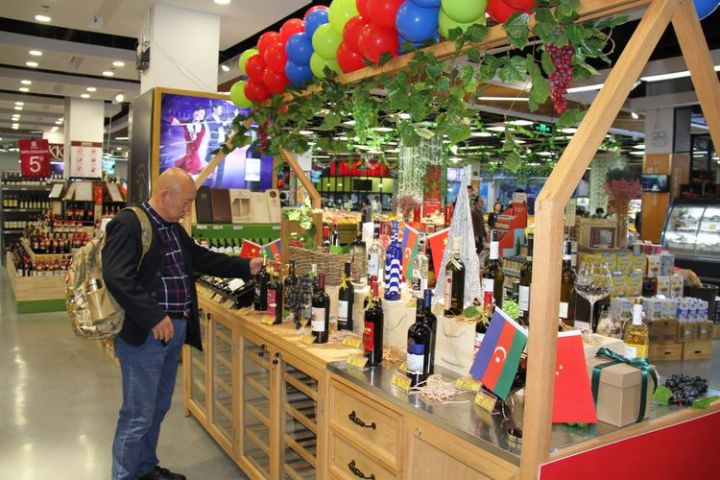 Azərbaycan Pakistan və Yaponiyada ticarət evləri aça bilər