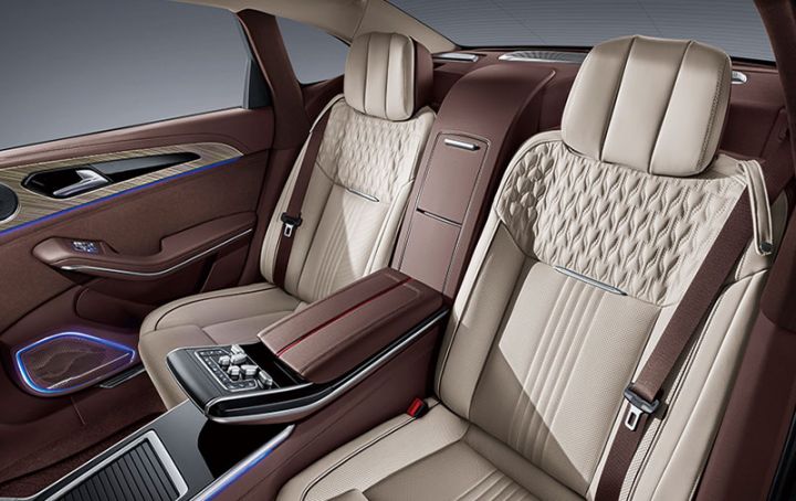 Azərbaycanda Çinin ən bahalı və ən lüks sedan avtomobili təqdim ediləcək