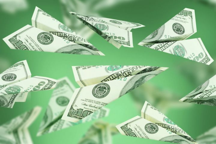 Azərbaycana xaricdən pul köçürmələri 14%-dən çox azalıb