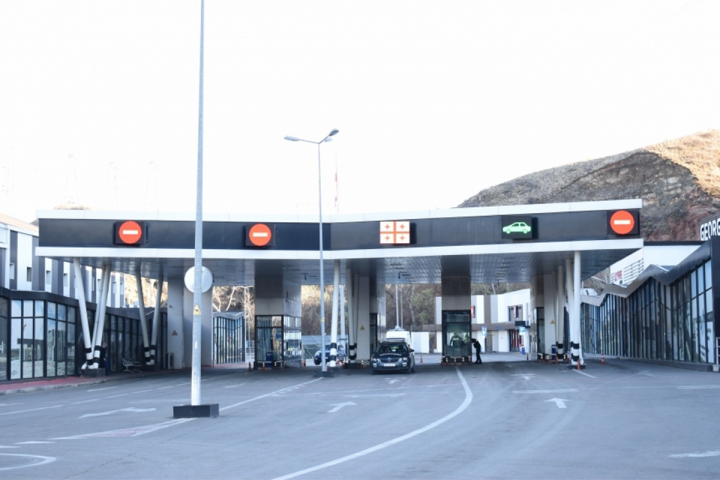 Prezidentin köməkçisi: "Quru sərhədlərin açılması müzakirə olunmur və nəzərdə tutulmur"