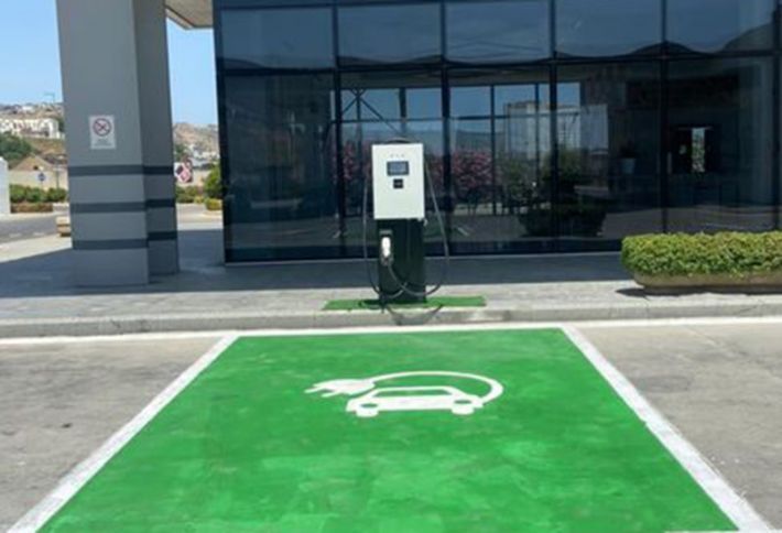 Azərbaycanda YDM-lərdə elektromobillər üçün şarj avadanlıqlarının quraşdırılmasına start verildi