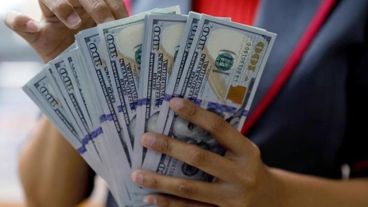 Fed rəsmisi danışdı, dollar bahalaşdı