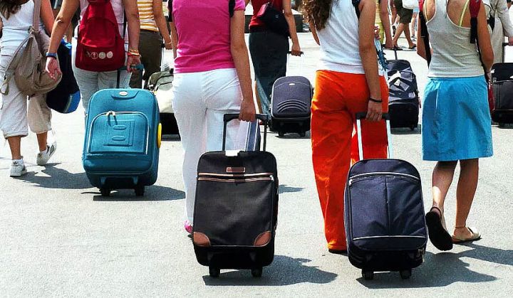 Azərbaycana gələn turitlərin sayı 2 dəfədən çox artıb