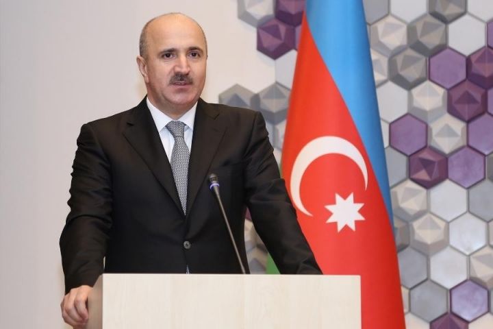 "İnvestorlar demək olar ki, borcu olmayan şirkətin istiqrazlarını alacaq"