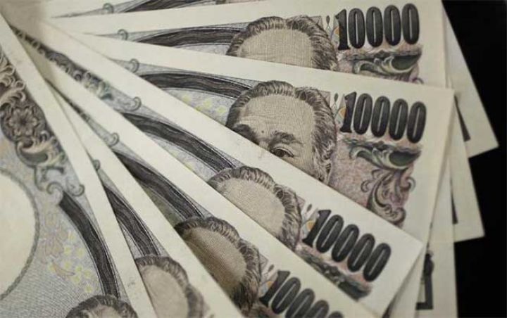 Yaponiya Mərkəzi Bankı Yen zəiflədiyi üçün pul siyasətini müzakirə edir