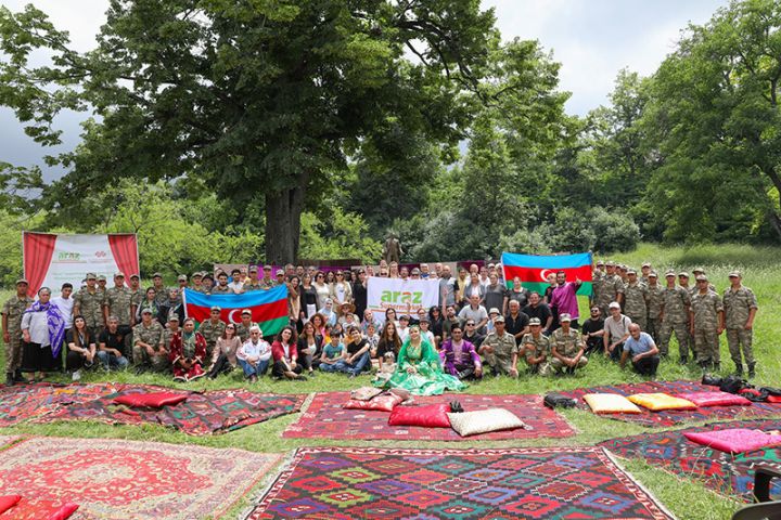 Mədəniyyət Nazirliyi və “Araz” supermarketlər şəbəkəsi Şuşa Dövlət Musiqili Dram Teatrının tamaşasını təşkil etdi