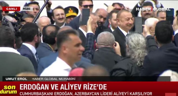 İlham Əliyevin təyyarəsi dəniz doldurularaq inşa edilmiş hava limanına eniş edib