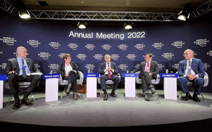 Azərbaycanın İqtisadiyyat naziri Davos İqtisadi Forumuna qatılıb