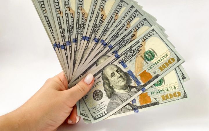 Bazar ertəsinin rəsmi məzənnəsi müəyyən edilib