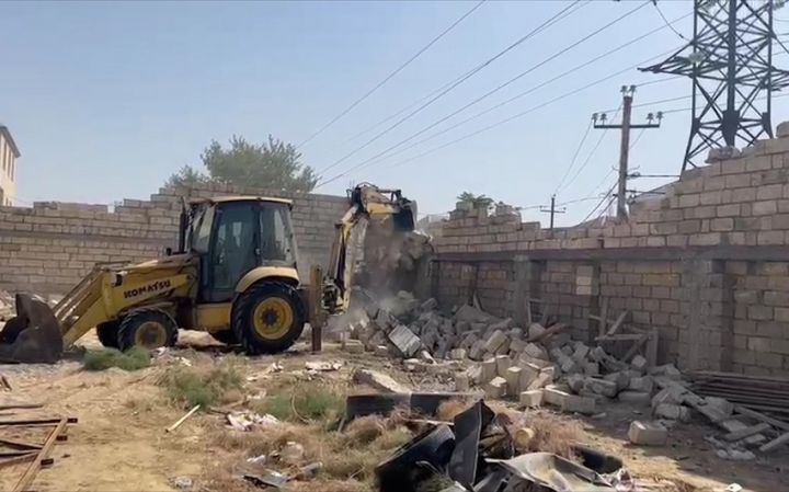 Bakıda daha bir qanunsuz tikintinin qarşısı alınıb - VIDEO