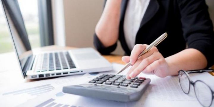 Mühasib təxminən 1 milyonluq mənimsəmədə ittiham olunur