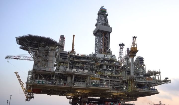 Çəkisi 20 min tona yaxındır, Bayıldan dənizə yola salındı