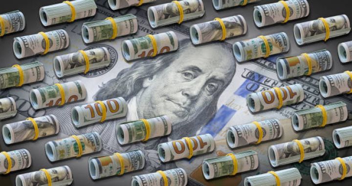 Valyuta hərracında banklara böyük məbləğdə satışlar davam edir