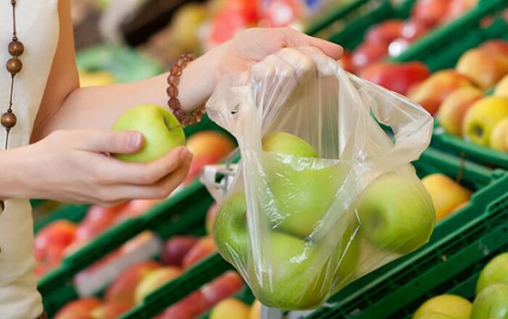 Sabahdan marketlərdə ödənişli olacaq polietilen torbaların qiymətləri məlum olub