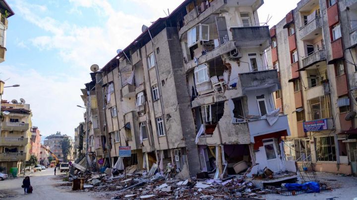 Türkiyə zəlzələsi: JPMorgan infrastruktura dəyən zərərin 25 milyard dollar olduğunu təxmin edir