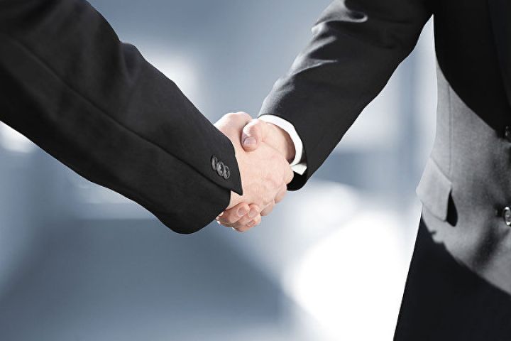 Təhsil Nazirliyi dövlətə vergi borcu olan şirkəti tenderində qalib elan edib?