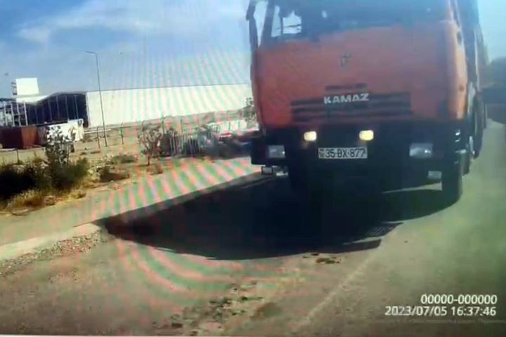 Normadan artıq yük daşıdı, sürücülük hüququ 1 il məhdudlaşdırıldı,  1200 manat cərimə olundu