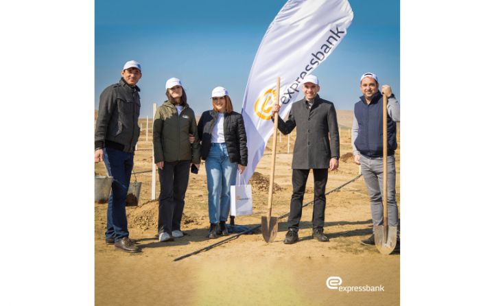 Expressbank ağacəkmə aksiyasında iştirak etdi