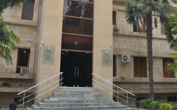 Bankın sabiq filial direktoru xeyli miqdarda pulu mənimsəməkdə ittiham olunur