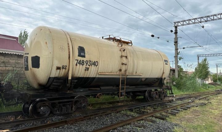 Gürcüstan şirkətinə məxsus vaqon Bakıda relsdən çıxıb, yük axını baş verib