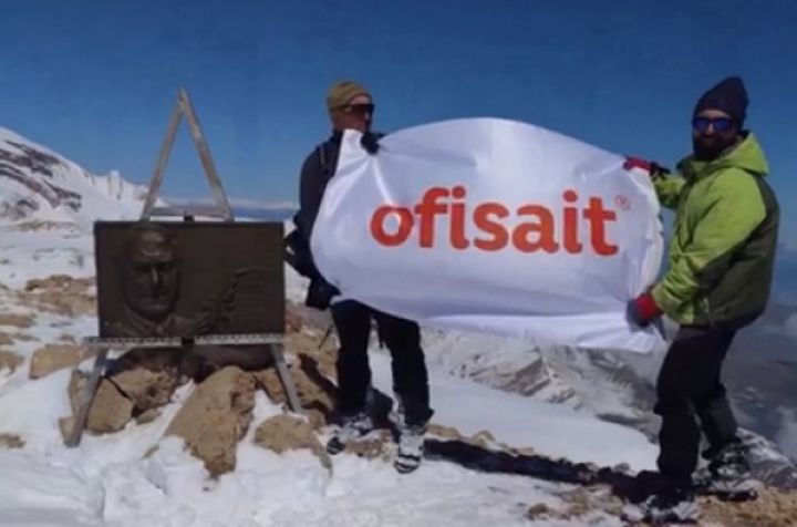 "İnci" şirkətlər qrupunun əməkdaşları “Heydər Zirvəsi”-nə yürüş ediblər