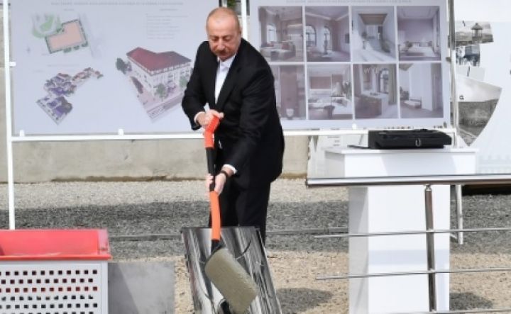 Şuşada 17 binadan ibarət 2-ci yaşayış kompleksinin təməli qoyldu