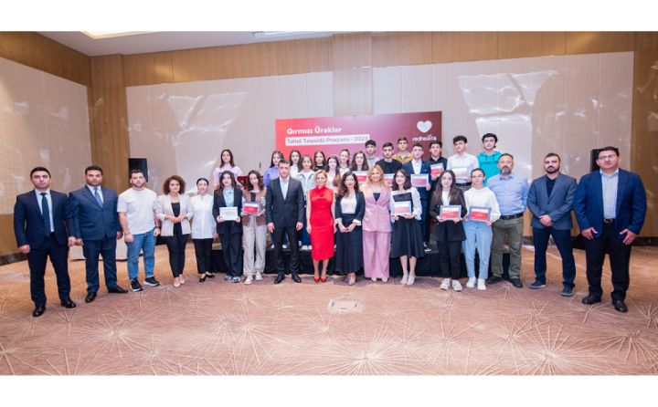 “Qırmızı Ürəklər Təhsil Təqaüd Proqramı-2023” ün qalibləri  mükafatlandırıldı