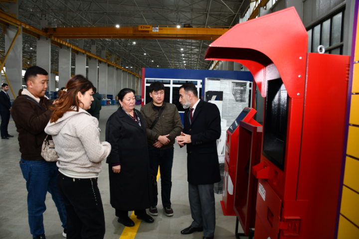 Qırğızıstan şirkətlərinin nümayəndələri Azərbaycanın iri sənaye parkında olublar