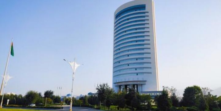 Azərbaycanlı sahibkar Türkmənistanda 1,3 milyon dollarlıq pambıq iplik alışına dair saziş bağlayıb