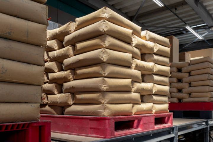 Sement məhsulları satan şirkət milyonlar qazandığını açıqladı