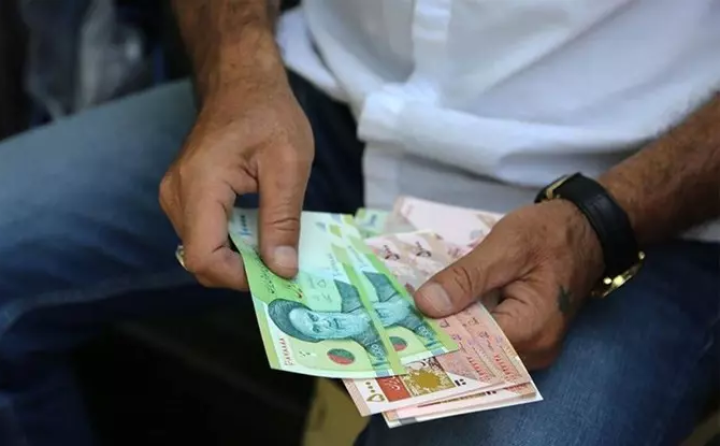 İranda dolların qiyməti rekord qırdı