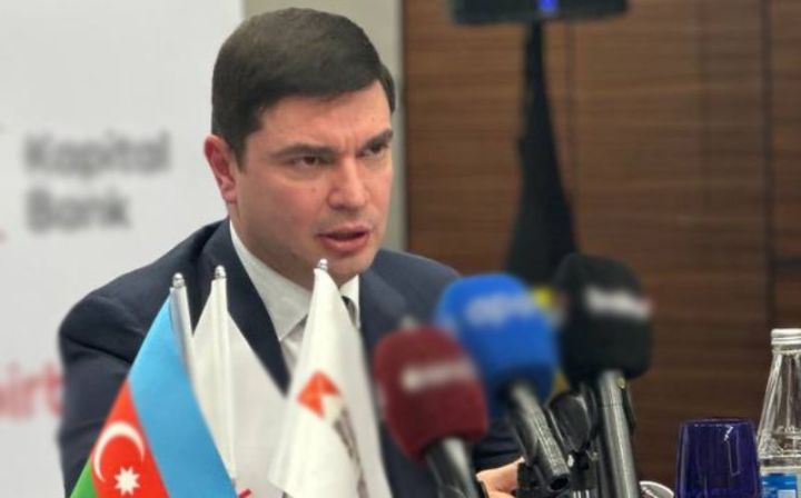 İri bankın sədrindən devalvasiya açıqlaması