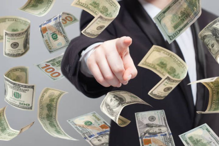 2025-ci ilin ilk iş gününə DOLLARIN RƏSMİ MƏZƏNNƏSİ MÜƏYYƏN OLUNUB