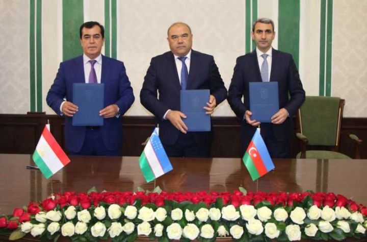 ADY sədri özbəkistanlı və tacikistanlı həmkarları ilə Orta Dəhlizə yeni yüklərin cəlb olunmasını müzakirə edib