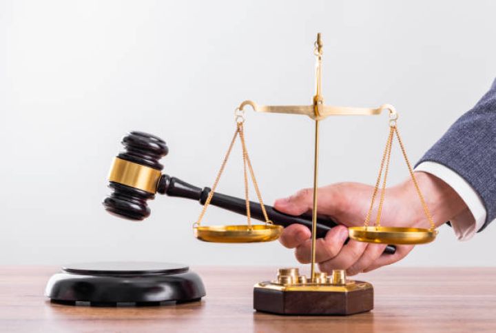 Şirkətin 802 min manatlıq vəsaitini mənimsəməkdə təqsirləndirilən sabiq baş mühasibə cəza istənilib