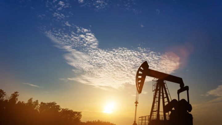 ABŞ və Çinin gömrük vergilərini artırmaq planlarına fasilə vermələri ilə neft bahalaşıb