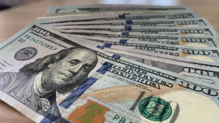 Banklara dollar satıldı - VALYUTA HƏRRACI KEÇİRİLİB