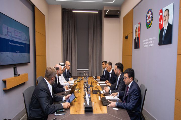 “Abu Dhabi Ports Group” şirkəti ilə əməkdaşlıq imkanları müzakirə edilib