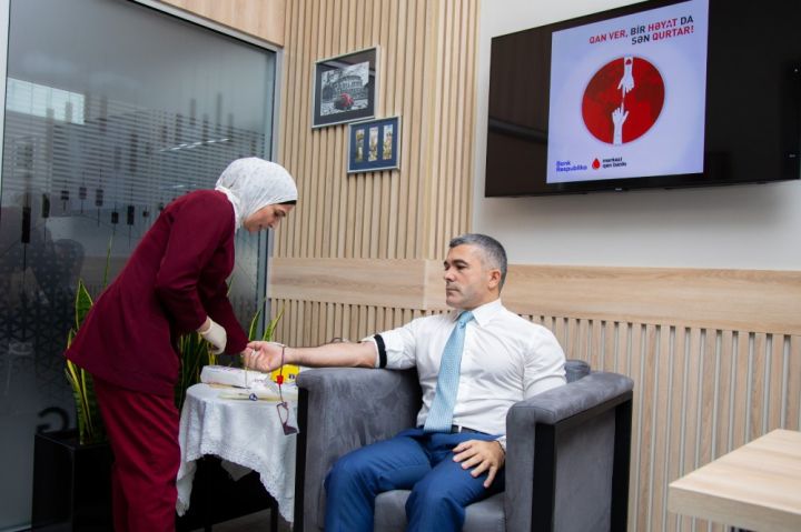 “Bank Respublika”dan xeyirxah təşəbbüs  - SƏDRİ BAŞDA OLMAQLA ƏMƏKDAŞLARI QAN VERİBLƏR