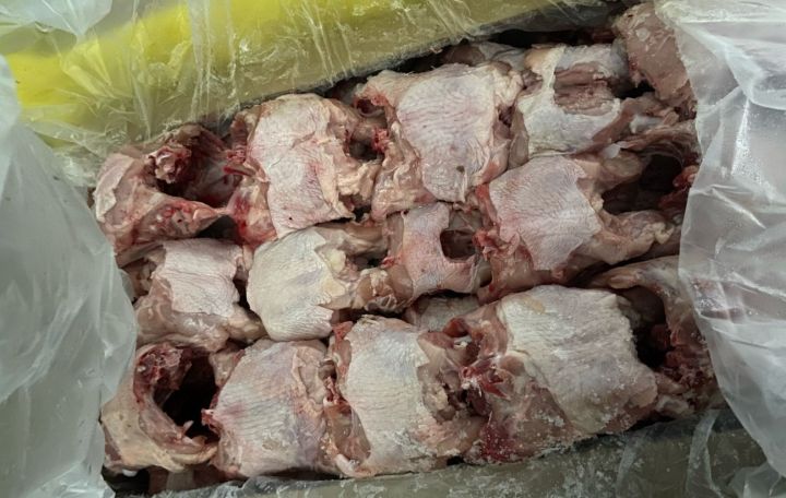 Elsevər İsmayılovun müəssisəsində yararsız məhsullar aşkarlandı