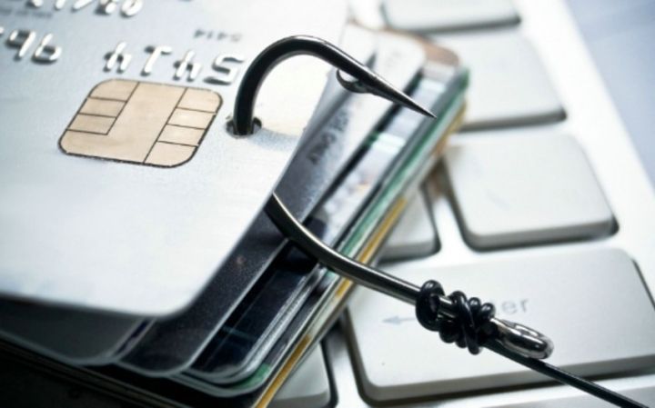 Həftəsonu vətəndaşların bank kartlarından 40 min manatdan çox pul oğurlanıb