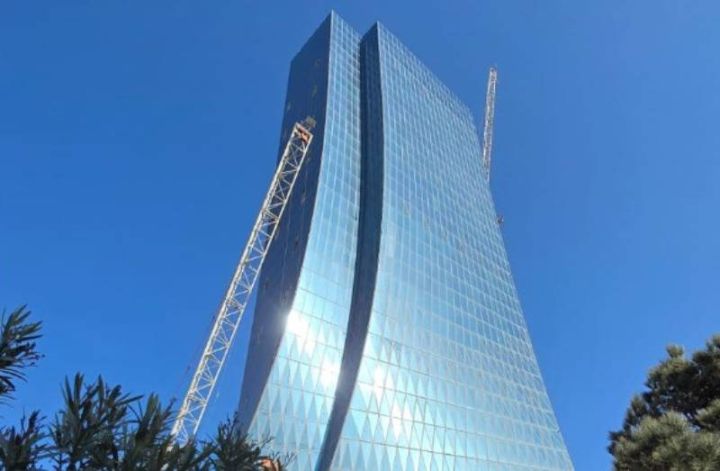 Mərkəzi Bankın yeni  binasının inşasına xərcləmələr yarım milyard manata yaxınlaşıb