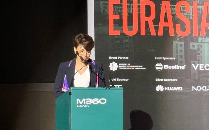 Azercell-in prezidenti konfransda inklüziv rəqəmsal transformasiya mövzusunda çıxış edib