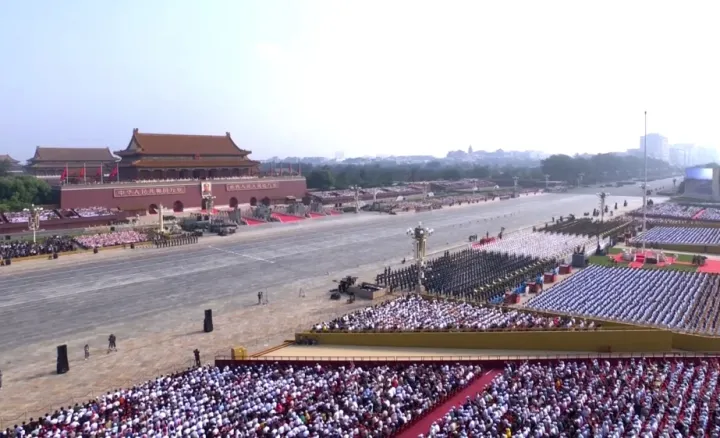 İlham Əliyev paradı izləyib