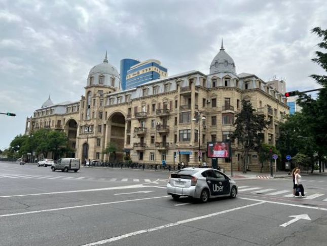 "Ödənişli zonaların taksi qiymətlərinə təsiri hazırda açıq sualdır"