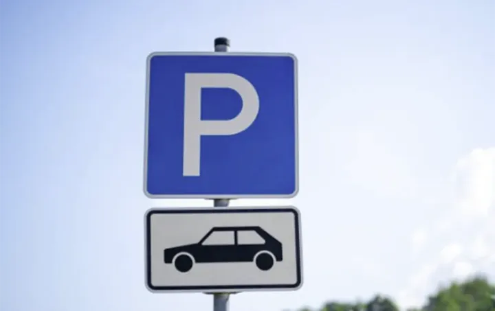 Dövlət qurumları üçün xidməti parklanma yerlərinin siyahısı və ünvanları təsdiqlənib